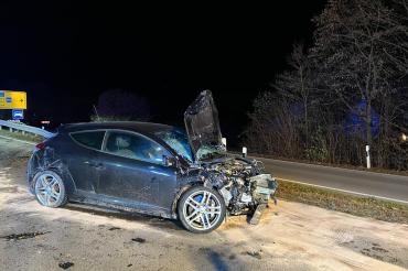 Auf dem Bild sieht man ein Auto des Unfallbeteiligten.