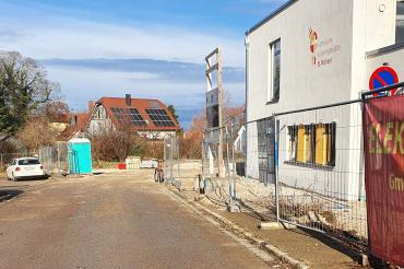 Die Kolpingstraße beim neu gebauten Kindergarten "St. Michael" in Nördlingen wird ausgebaut.