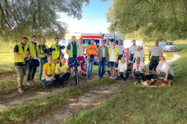 Hinter den Kulissen bei den Dreharbeiten zum Filmprojekt „DONAURIES Verein(t)“ mit der Hundestaffel des BRK Nordschwaben.