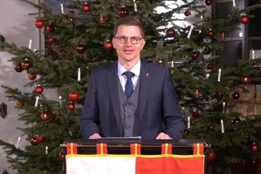 Screenshot aus der Online-Neujahrsansprache 2022 des Nördlinger Oberbürgermeisters David Wittner