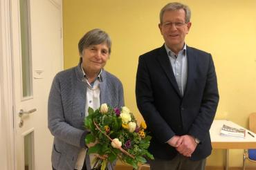 Dorothea Lange (l.) mit Vhs-Leiter Peter Schiele.