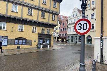 Tempo 30 Schild in der Reichsstraße