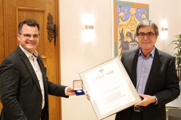 Auf dem Bild sieht man Oberbürgermeister Jürgen Sorré und Paul Soldner.