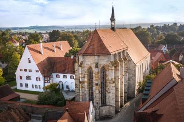 Das Bild zeigt die Kirche St. Salvator in Nördlingen