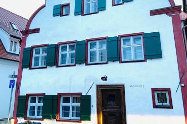 Auch 2021 wurden in der Nördlinger Altstadt zahlreiche Häuser saniert, wie hier ein altes Bürgerhaus in der Bräugasse.