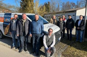 Fa. Lang + Fa. Brillenmeister: vorne von links nach rechts: Hannes Ruf, (Abel+Ruf) Oliver Lang, (Lang Isoliertechnik) Dieter Meijewski ( Fahrer), Carsten Assmann,(Brillenmeister im Ried) hinten von links nach rechts: Johann Streitberger, (Juventas Stiftung) Marianne Wagner, (Tafel Bäumenheim) Helmut Schneider ( Fahrer) Conny Nater, (Tafel Bäumenheim) Branko Schäpers ( Caritas)