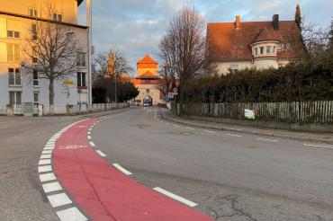 Das Bild zeigt Nördlingen mit einem Radstreifen