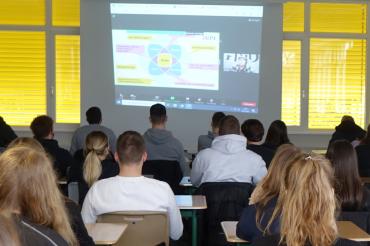 Das Bild zeigt den Studieninformationstag an der Hans-Leipelt-Schule Donauwörth