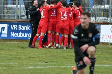 Das Bild zeigt den TSV Rain gegen TSV Aubstadt