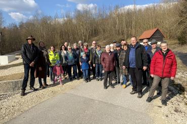Gruppenbild auf der Deponie Binsberg.
