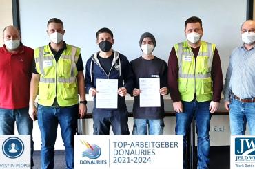 Gruppenfoto nach bestandener Prüfung bei bbw.