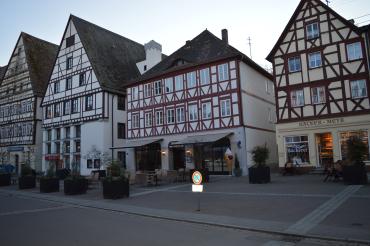 Das Bild zeigt den Marktplatz Oettingen.