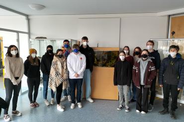 Die Schüler*innen des P-Seminars "Schulaquarium". 