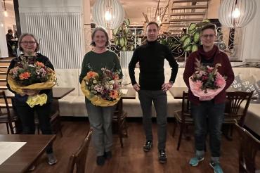 Das Bild zeigt Frau Dr. Petra Ostenrieder, Frau Barbara Heinrich, Herr Dr. Herbert Wilhelm, Frau Therese Diez