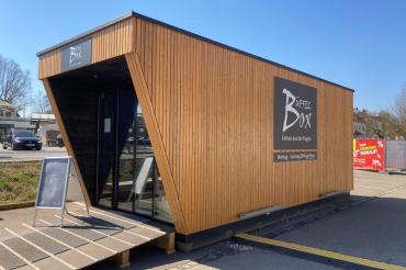 Noch steht die Büffelbox in Wertingen. Bald soll sie aber nach Bäumenheim umziehen. 