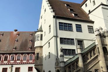 Zu sehen ist das Rathaus in Nördlingen.