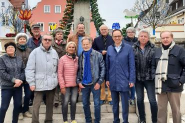 Zu sehen sind Mitglieder des Obst- und Gartenbauvereins Wemding.