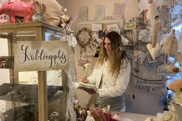 Zu sehen ist Iris Drexler.