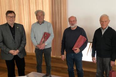 Zu sehen sind einige Mitglieder des Kreisverbands für Gartenbau. 