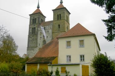 Zu sehen ist das Prälatur Auhausen.