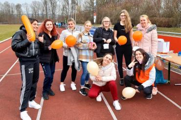 Zu sehen sind Schülerinnen des SOR-Teams der Hans-Leipelt-Schule Donauwörth. 