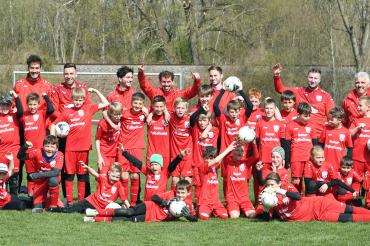 Insgesamt nahmen 40 junge Fußballer*innen am 1. Fußballcamp des TSV Rain teil. 