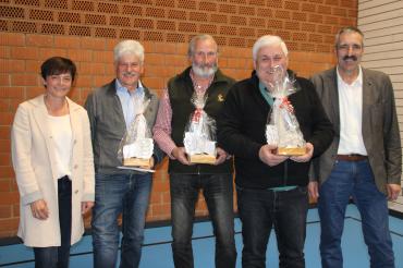 Ehemalige Stadträte und Ortssprecher der Stadtteilliste Nördlingen plus 1. und 2. Vorsitzende*r, Gudrun Gebert-Löfflad, Hans Weng, Dr. Josef Schormüller, Heinrich Burger und Thomas Mittring