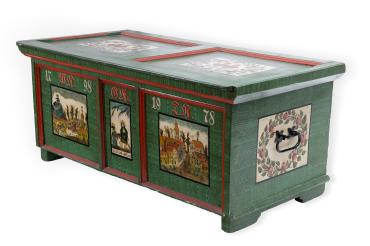 Zu sehen ist eine Truhe. 