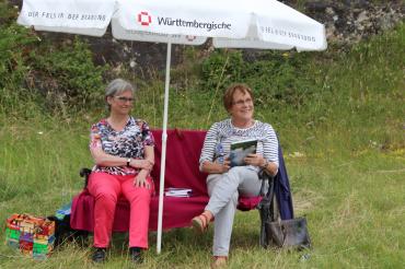 Zu sehen sind Henrike Straub und Veronika Schwab. 