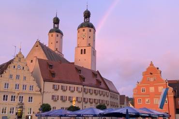 Marktplatz Wemding in der Abendsonne. 