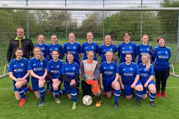 Das Bild zeigt die Frauenmannschaft des SV Wörnitzstein-Berg.