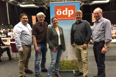 Das Bild zeigt Mitglieder der Partei ÖDP.