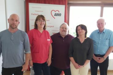 Das Bild zeigt (von links nach rechts): ehem. Heimleiter Stefan Hintermayr, Pflegedienstleiterin Regina Cabrales, stv. AWO- Verwaltungsratsvorsitzender Heiner Kopriwa, neue Leiterin des AWO-Seniorenheims 