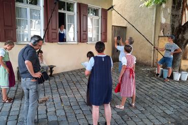 Die Uraufführung von „Distelkinder“ (einem Musical von Henrike Thies-Gebauer) feiern die Mädchen und Jungen der Kinderkantorei mit ausgewähltem Premierenpublikum am Sonntag, 19. Juni 22, um 15 Uhr im Gemeindezentrum St. Georg.