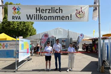 Das Bild zeigt die Eröffnung der RVA.