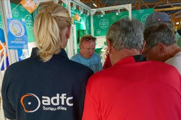 ADFC zu Gast am Stand der AOK auf der RVA Nördlingen. 