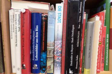 Das bild zeigt Bücher aus der Region.