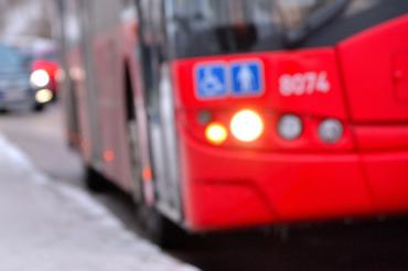 Das Bild zeigt einen Bus