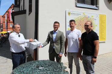 Übergabe der Unterschriftenliste Gerd Müller