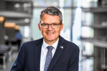 Das Bild zeigt den Abgeordneten und Oberst a.D. Roderich Kiesewetter