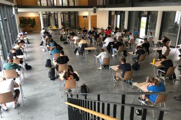 Abschlussprüfung an der Nördlinger Wirtschaftsschule 