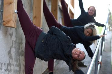 Das Bild zeigt die drei Tänzerinnen von Urban Flow.