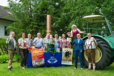 Das Bild zeigt die Kirchweihbierverkostung in Oettingen.