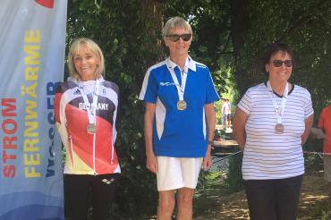 Claudia Koch, Marlies Fieguth und Mireile Richter auf dem Podest. 