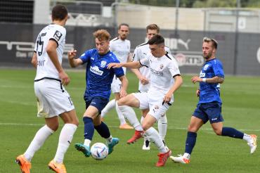 Das Bild zeigt eine Szene aus dem Spiel zwischen dem TSV Rain und dem FC Ingolstadt.