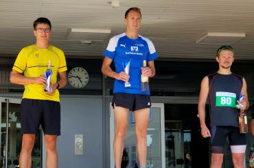 Das Bild zeigt die Gewinner des 5,3 Kilometer-Rennens.