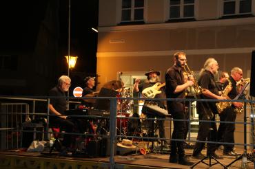 Das Bild zeigt die Musikanten der Stadtjazzerey.