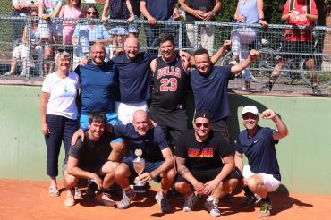 Das Bild zeigt das Meisterteam des TCD.