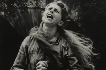 Das Bild zeigt Maria Holl.