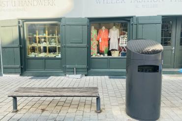 Press-Hai vor dem Nördlinger Tanzhaus am Marktplatz.